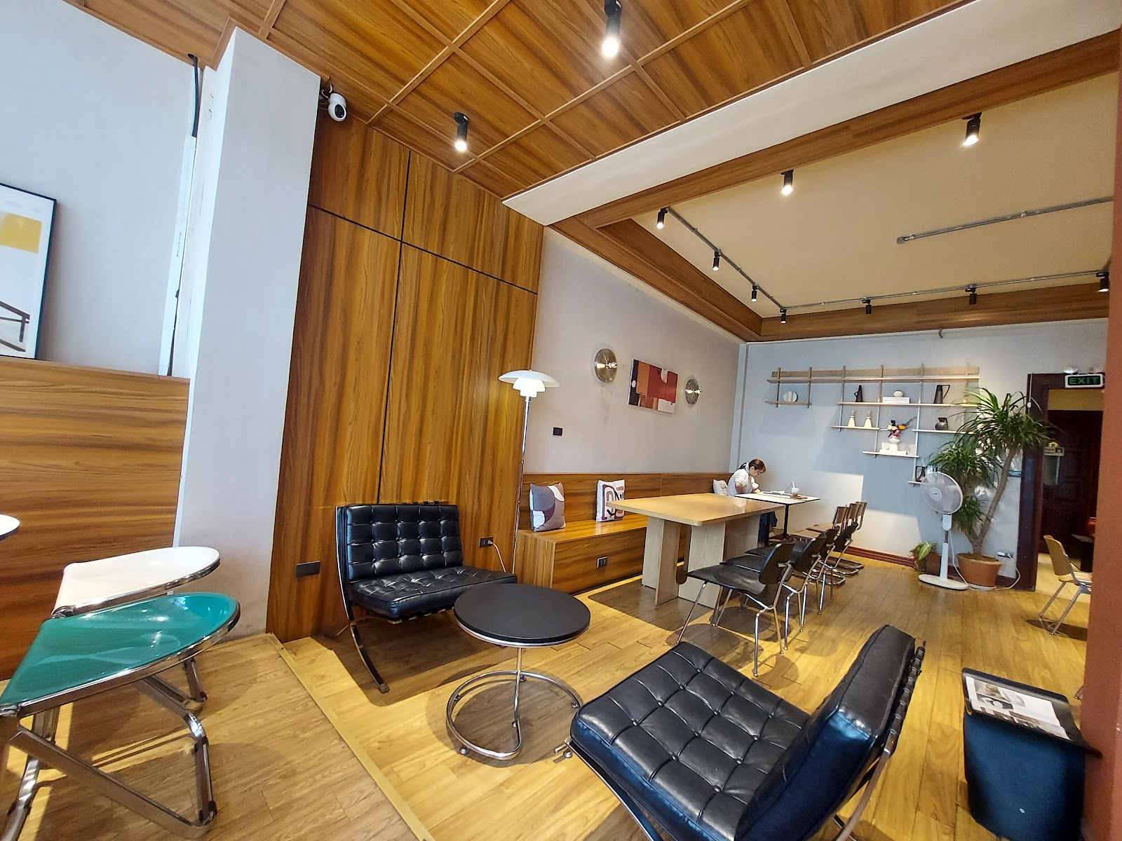 9room Cafe & Decor