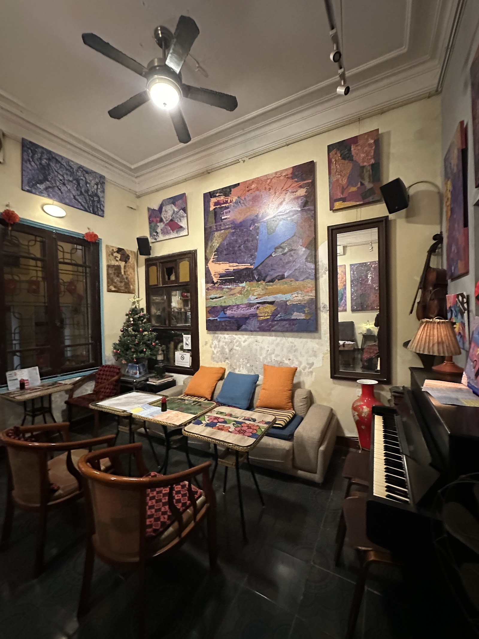 Cafe Nola