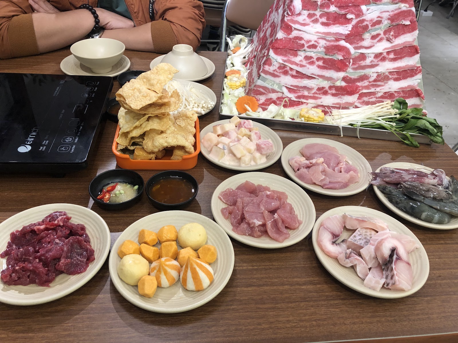 Hầm Trú Ẩn Cafe