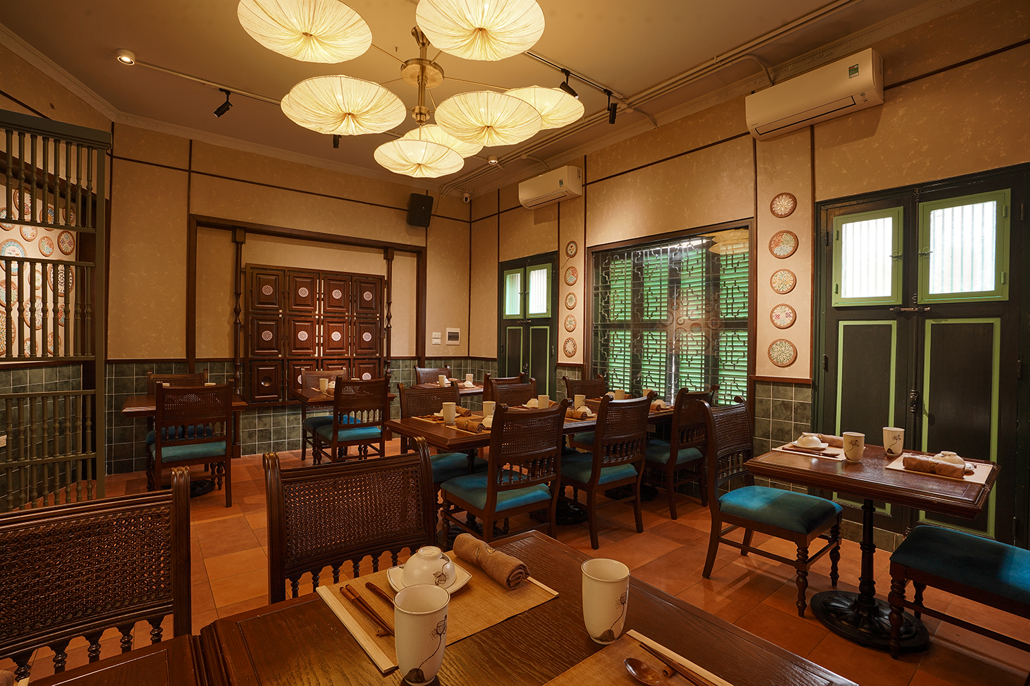MIAs restaurant