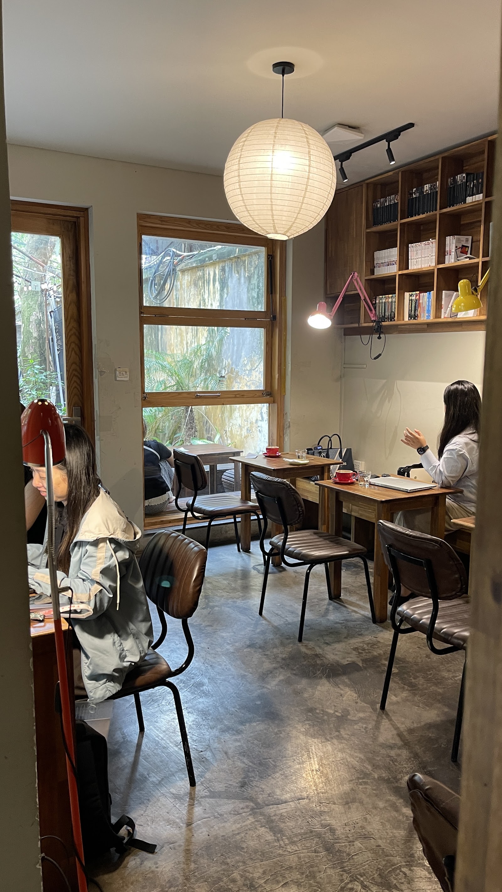 Tranquil Books & Coffee - 19 Cao Bá Quát