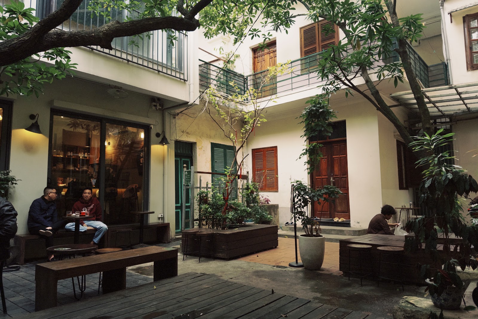 Tranquil Books & Coffee - 19 Cao Bá Quát