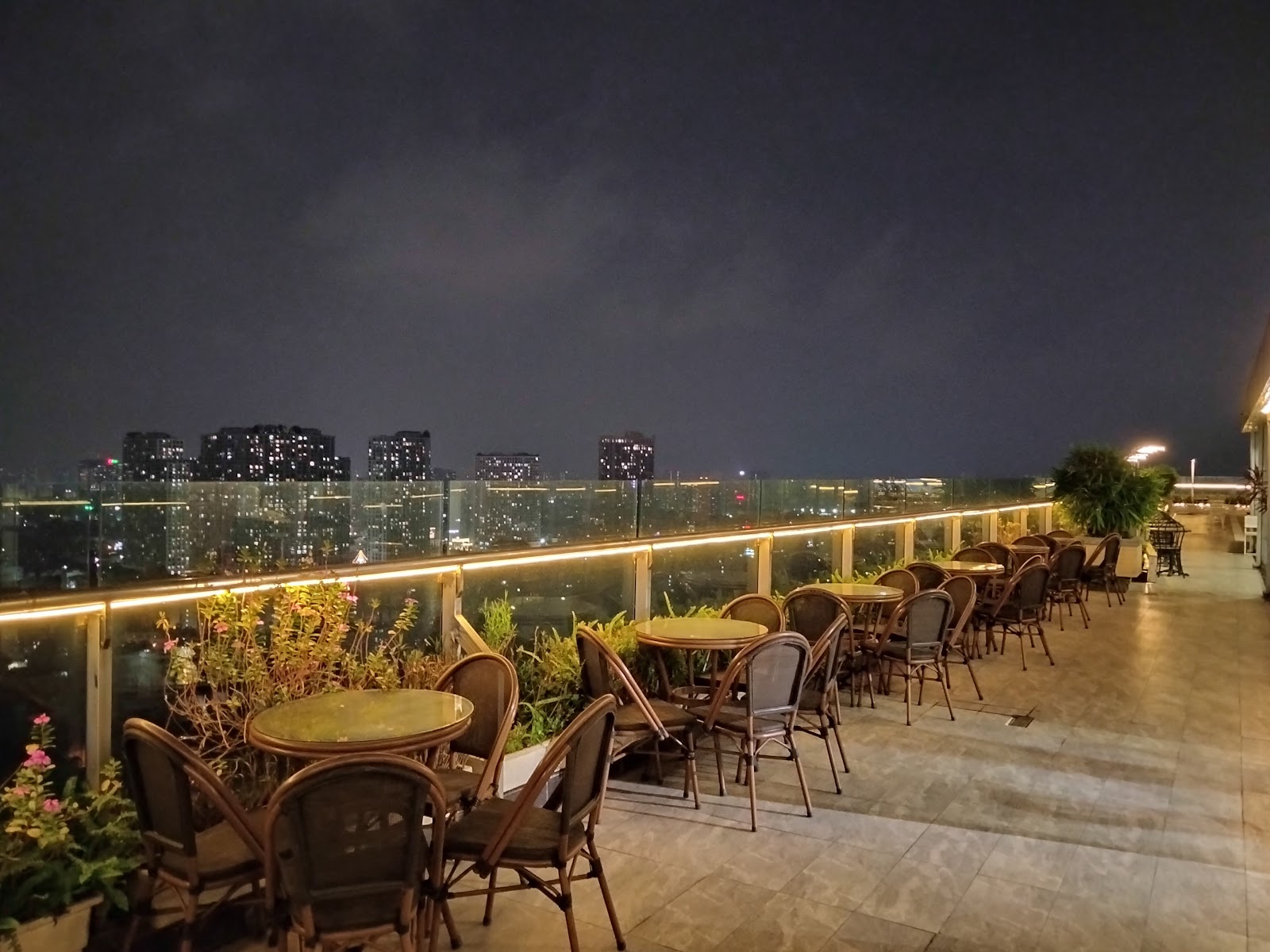 Trill Rooftop Cafe